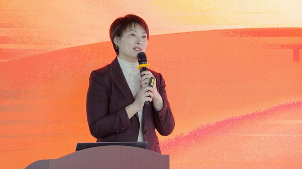 易轶律师受邀出席青岛西海岸新区律师行业庆“三八”主题活动并作专题讲座